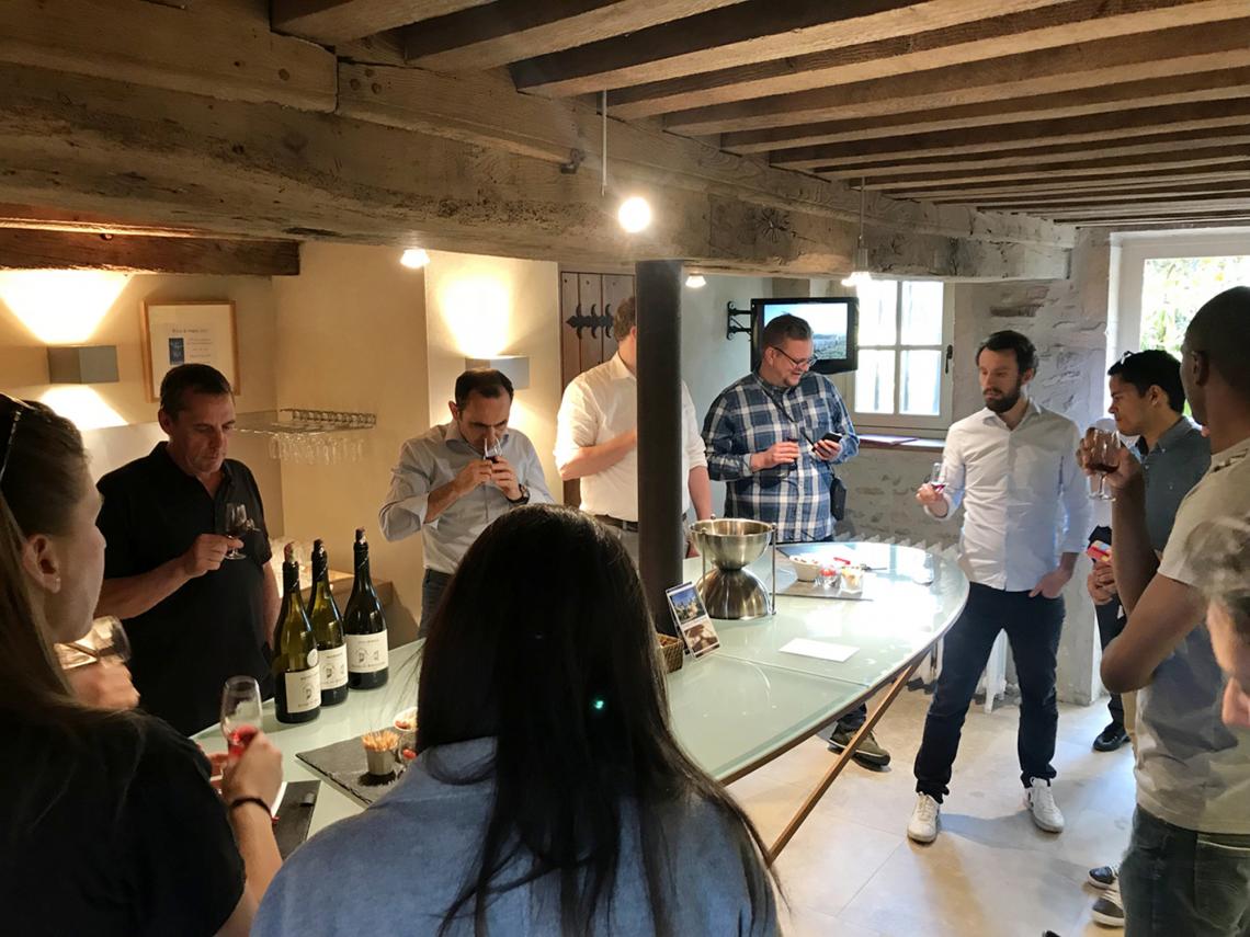 degustation-oenologique-animation-seminaire-chateau-vins-des-broyers-web cave-voutee-chateau-vins-des-broyers-web Vins-des-broyers-arrivee-chateau-web