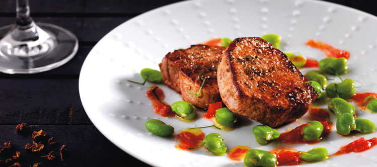 Médaillon de veau, fèves et compotée d’oranges à la cardamome