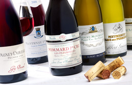 © BIVB / IMAGE & ASSOCIES Bouteilles de Vins de Bourgogne Pommard
