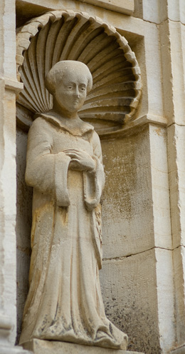 © BIVB / NARBEBURU S. Statue d'un moine cistercien