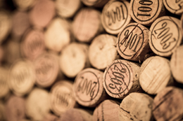 Bouchon en liège contenant les millésimes des vins de Bourgogne 