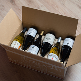 Bouteilles de Vin de Bourgogne - © BIVB / Michel Joly