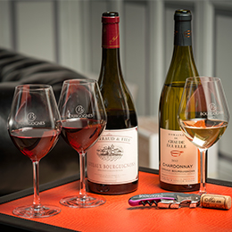 Assortiment de bouteille de vins de Bourgogne - © BIVB / Michel Joly