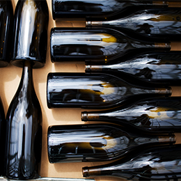 Bouteilles des vins de Bourgogne - © BIVB / Take a sip