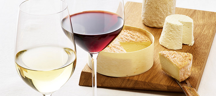 © BIVB / Image & associés -  Fromages & vins de Bourgogne