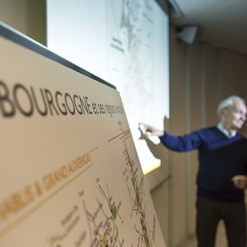 © BIVB / Aurélien Ibanez - Séminaire de formation "Les Ateliers Professionnels Vins de Bourgogne" organisé à l'Ecole des Vins de Bourgogne les 16 et 17 novembre 2015 : salle de dégustation